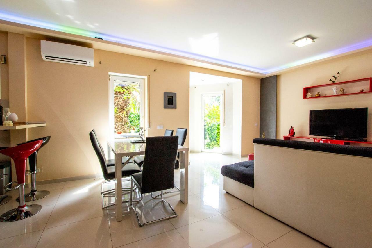 Jela Apartment 7 プーラ エクステリア 写真